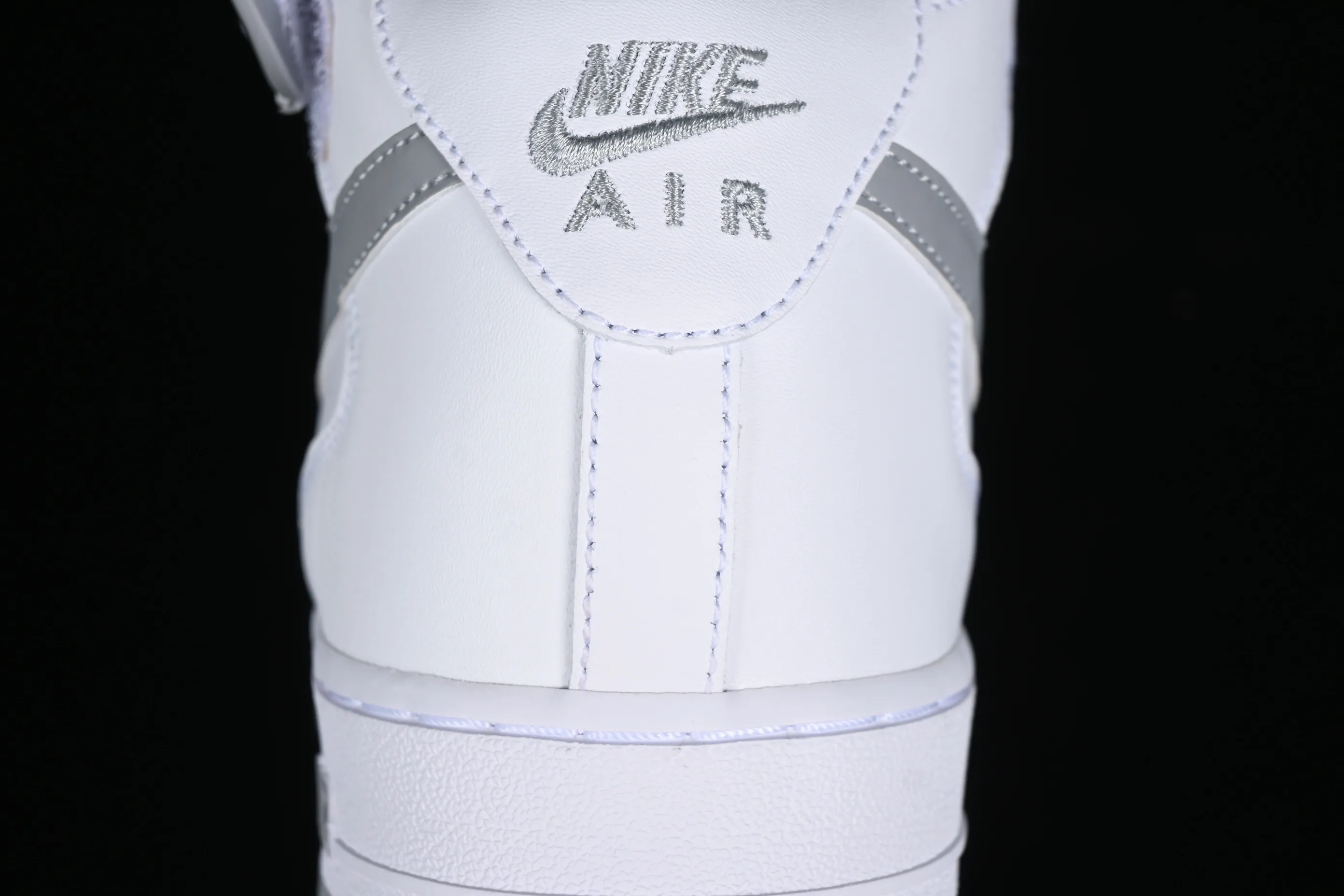 All categories Nk Air Force 1 Air Force series Nk Air Force 1 Mid Air Force mid-top Nk Air Force 1'07 Mid white gray Air Force One mid-top casual sneakers DV0806-100
